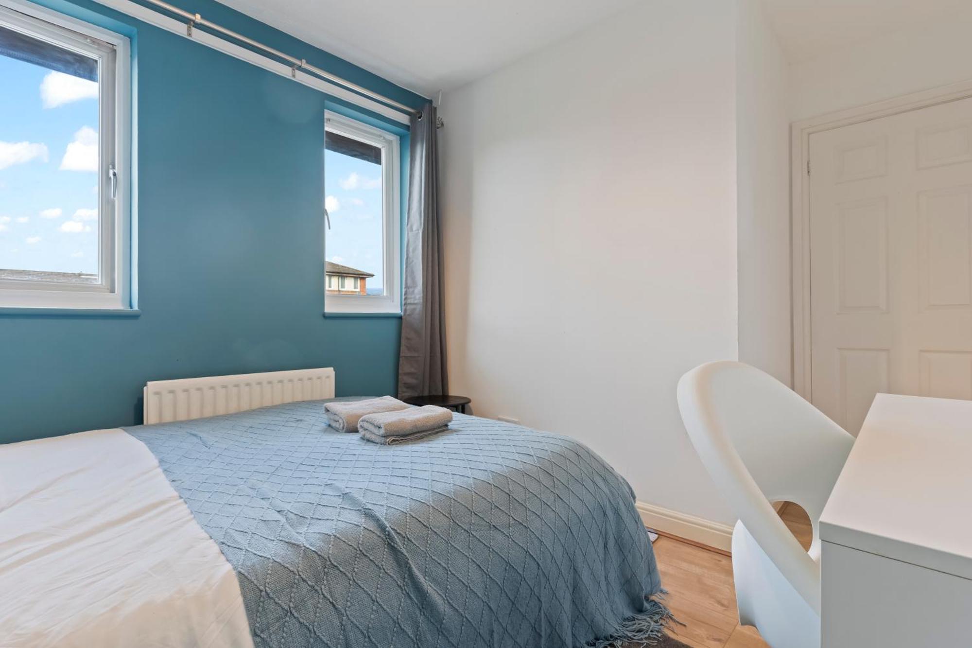 Lovely 4Br House In The City With Parking ロンドン エクステリア 写真