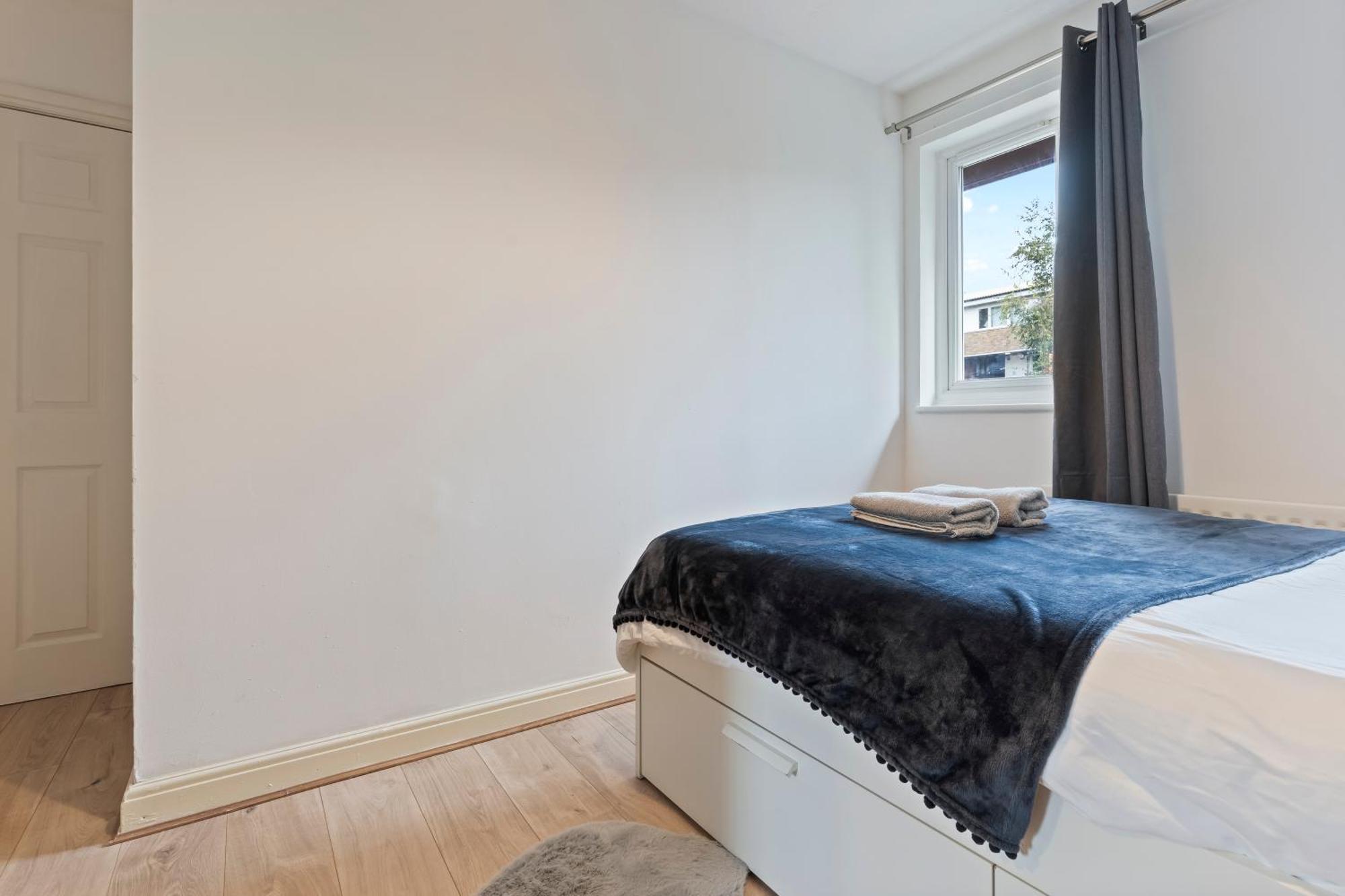 Lovely 4Br House In The City With Parking ロンドン エクステリア 写真