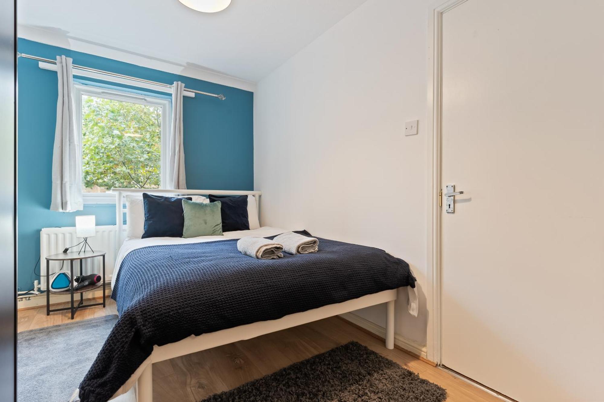 Lovely 4Br House In The City With Parking ロンドン エクステリア 写真