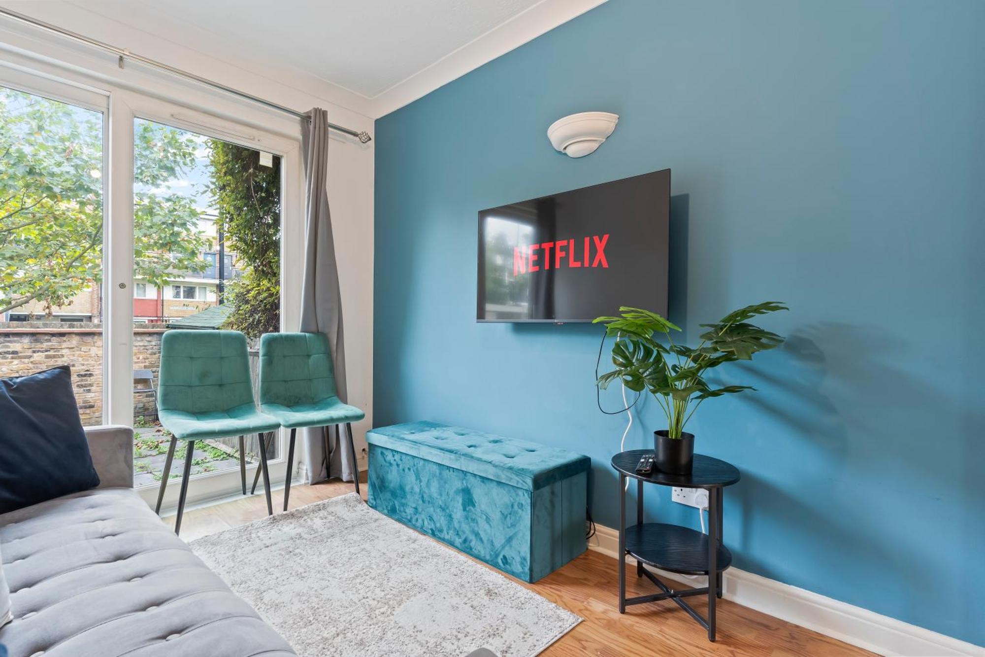 Lovely 4Br House In The City With Parking ロンドン エクステリア 写真