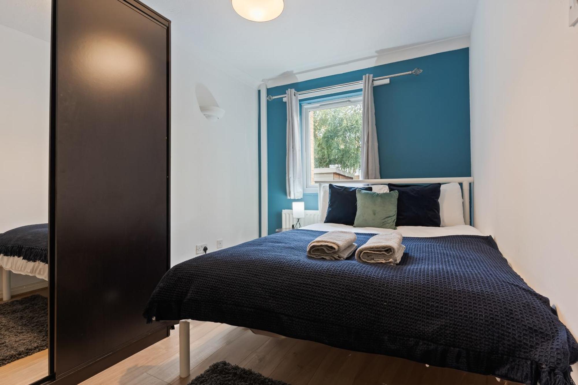 Lovely 4Br House In The City With Parking ロンドン エクステリア 写真